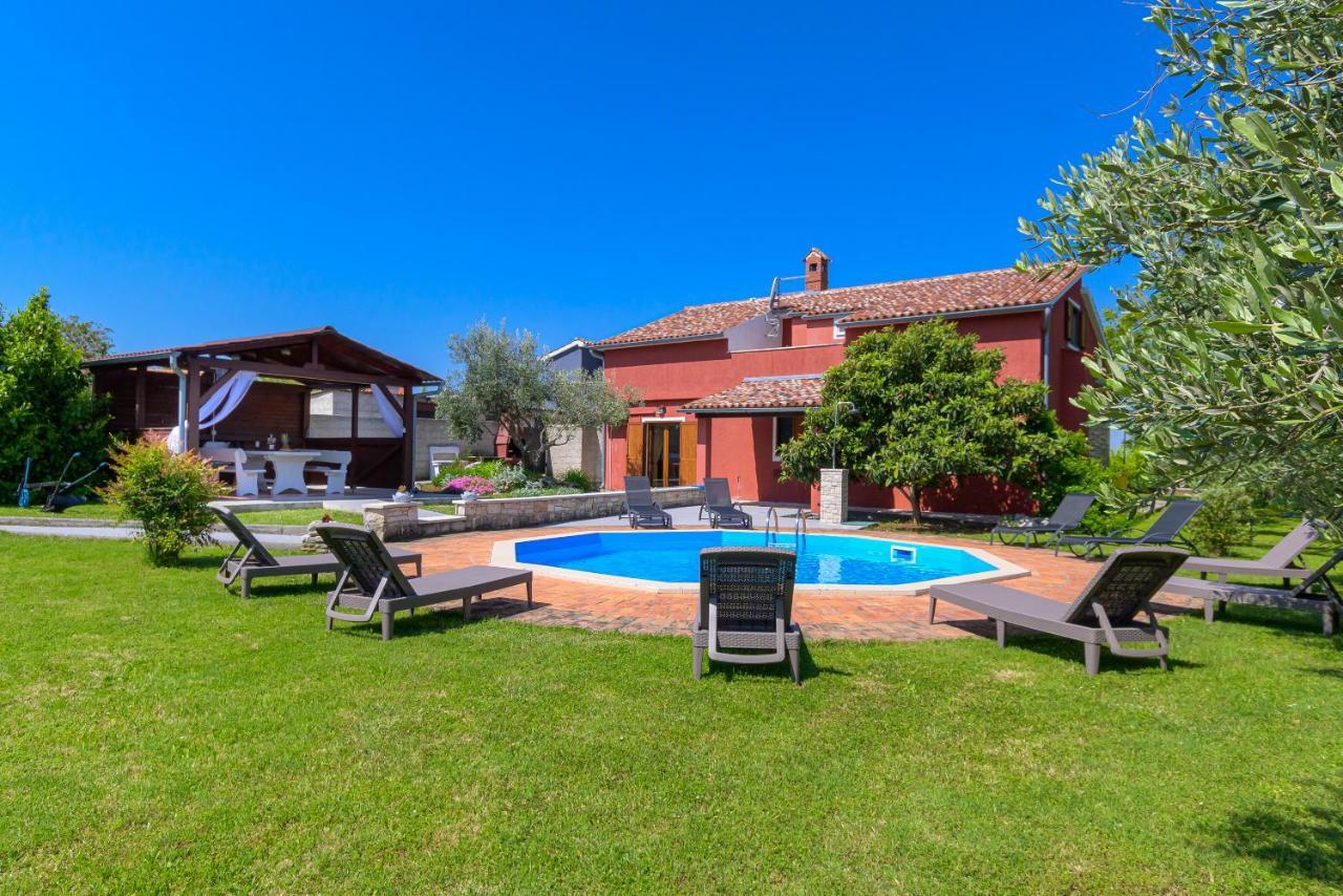 Carla With Private Pool & Kids Playground - Pet Friendly Villa *