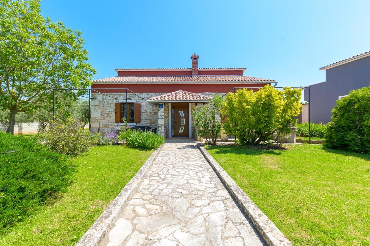 Villa Carla With Private Pool & Kids Playground - Pet Friendly