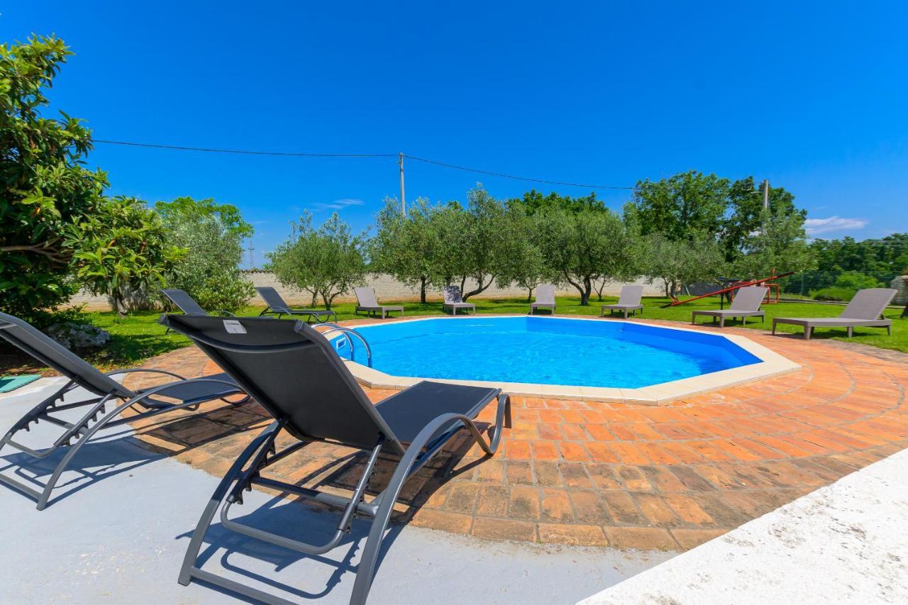 Villa Carla With Private Pool & Kids Playground - Pet Friendly Mutvoran