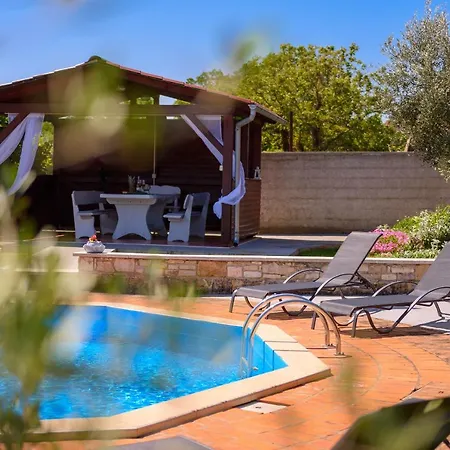 Villa Carla With Private Pool & Kids Playground - Pet Friendly Mutvoran Exteriör bild