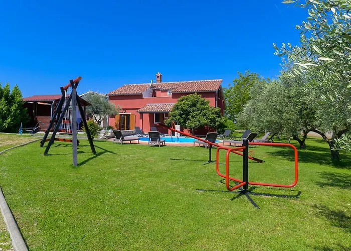 Villa Carla With Private Pool & Kids Playground - Pet Friendly