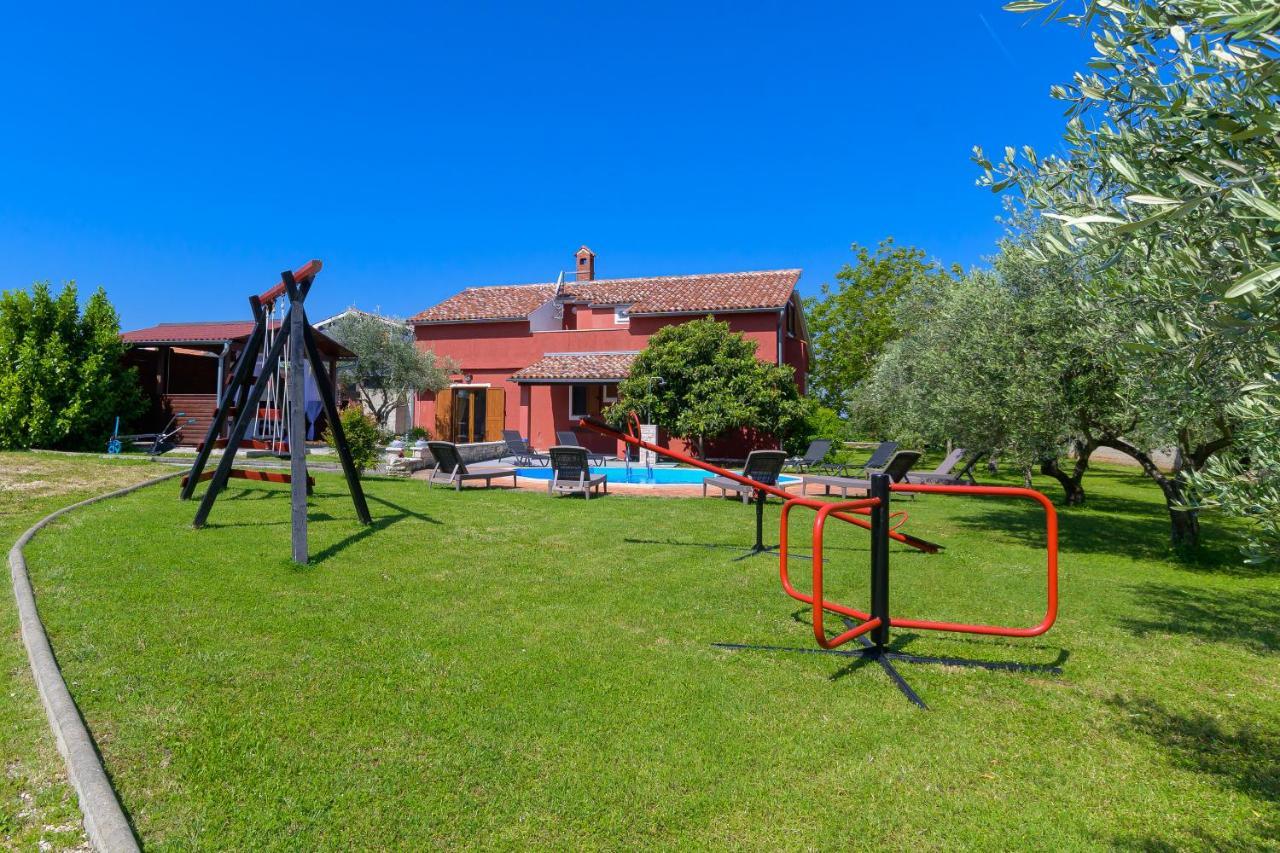 Carla With Private Pool & Kids Playground - Pet Friendly * Mutvoran