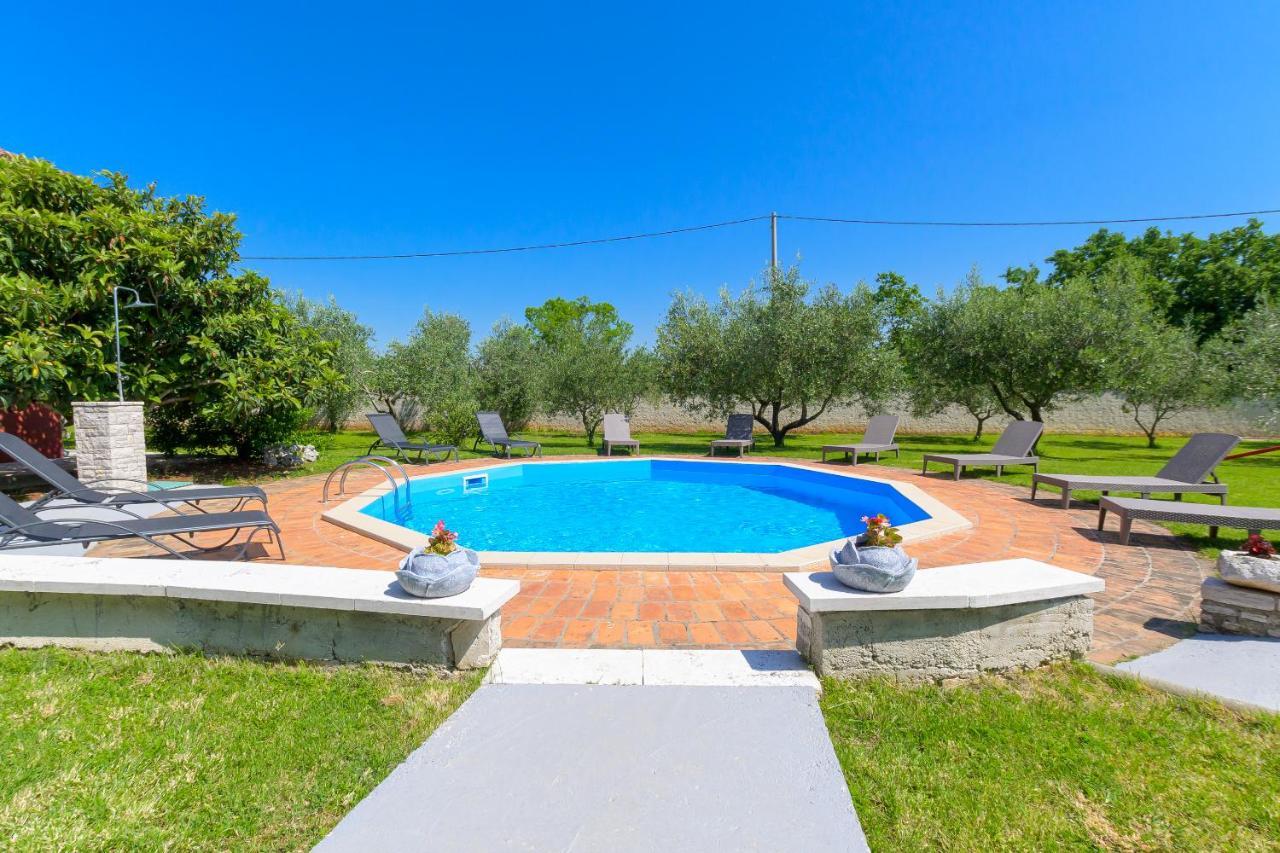Villa Carla With Private Pool & Kids Playground - Pet Friendly *