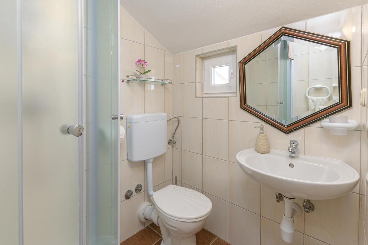Carla With Private Pool & Kids Playground - Pet Friendly Villa