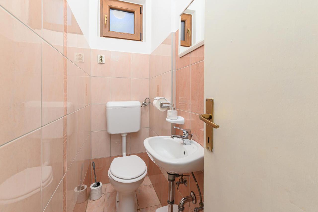 Villa Carla With Private Pool & Kids Playground - Pet Friendly *